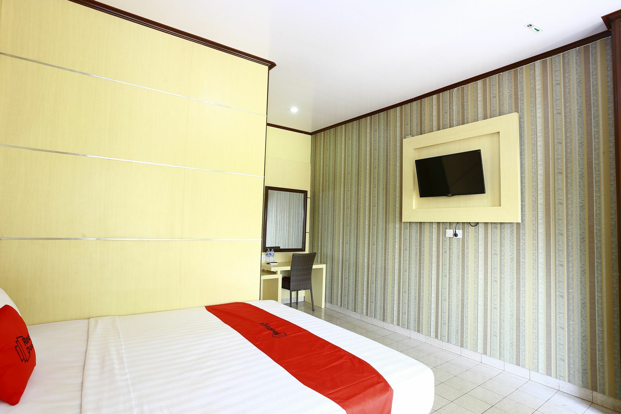 Hotel Reddoorz Near Prawirotaman 2 à Yogyakarta Extérieur photo